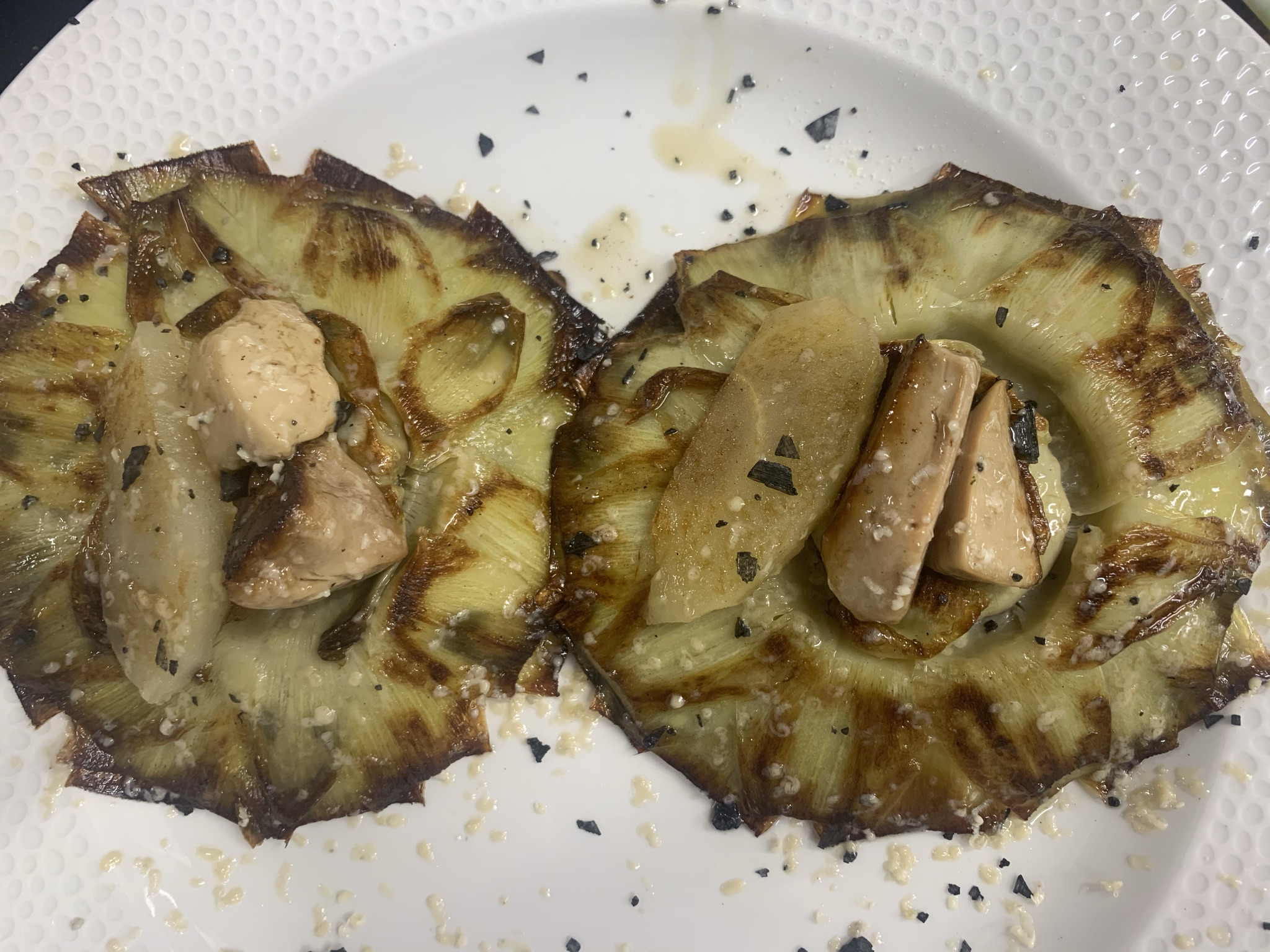Alcachofas a la plancha con Foie y Manzana
