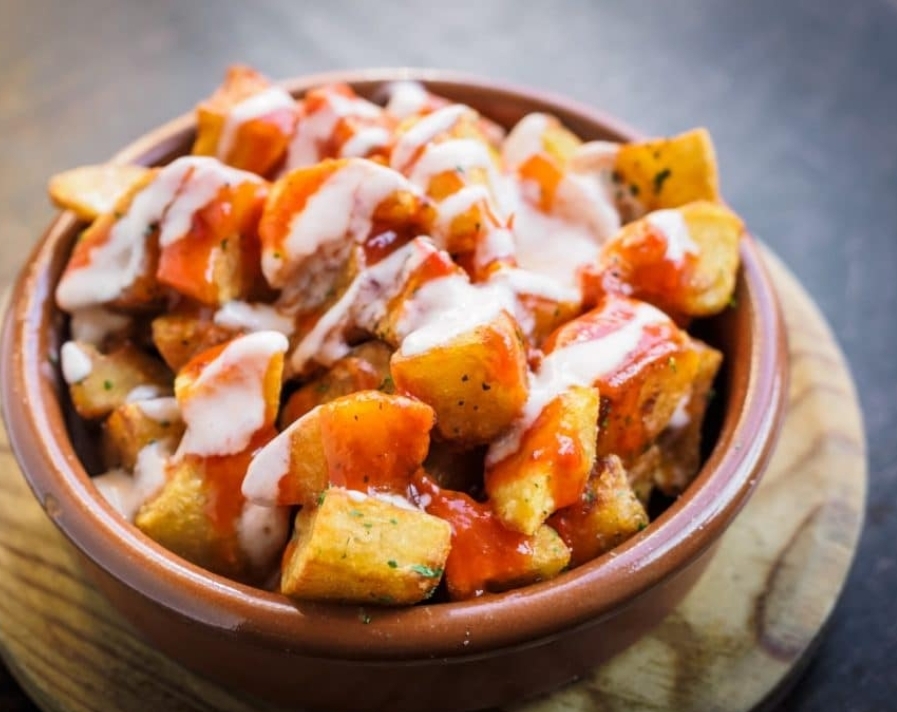 Bravas